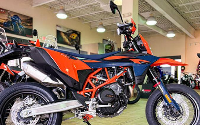 2026 KTM 690 SMC R