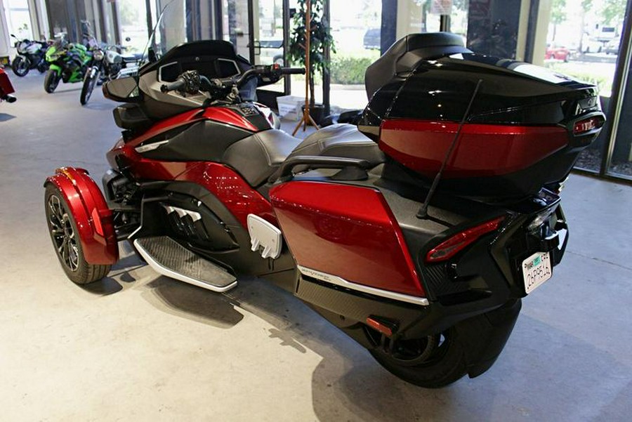 2023 Can-Am® Spyder RT Limited Dark Wheels
