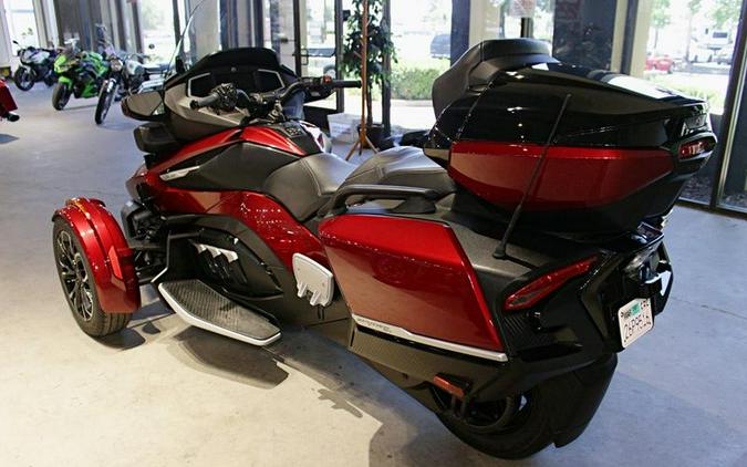 2023 Can-Am® Spyder RT Limited Dark Wheels