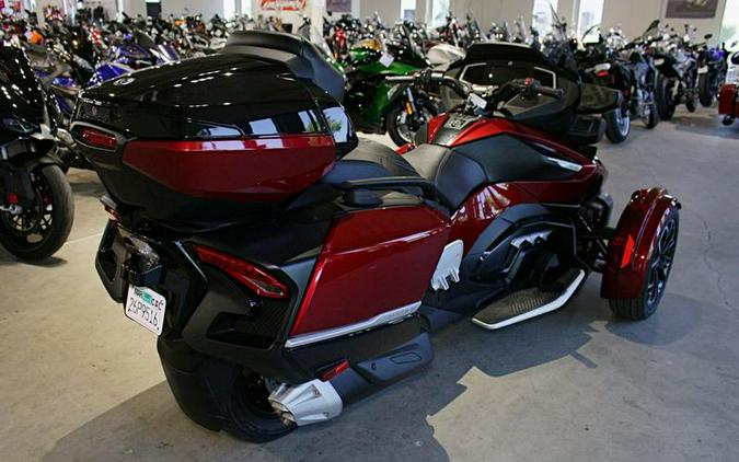 2023 Can-Am® Spyder RT Limited Dark Wheels