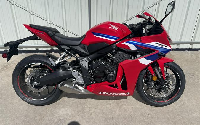 2026 Honda CBR650R E-Clutch