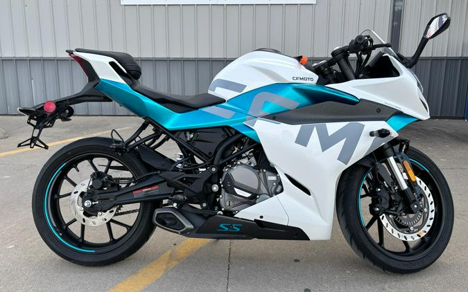 2022 CFMOTO 300SS