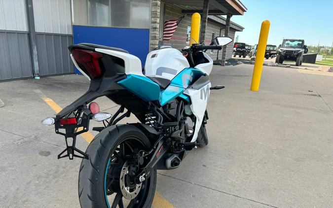 2022 CFMOTO 300SS
