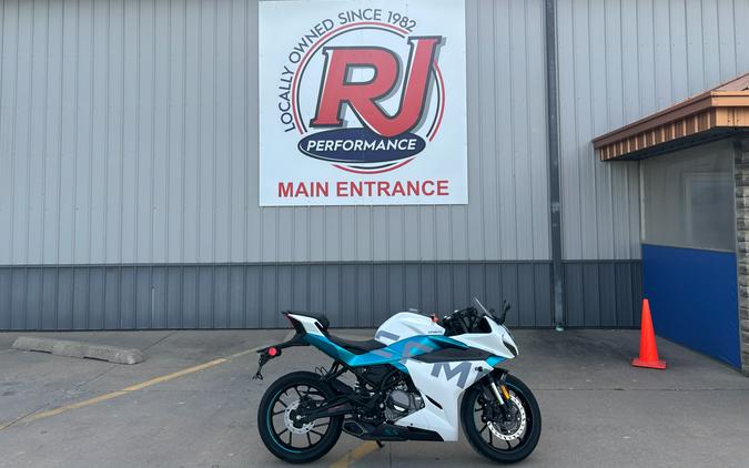 2022 CFMOTO 300SS
