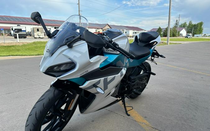 2022 CFMOTO 300SS