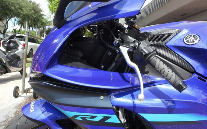 2024 Yamaha YZF-R1