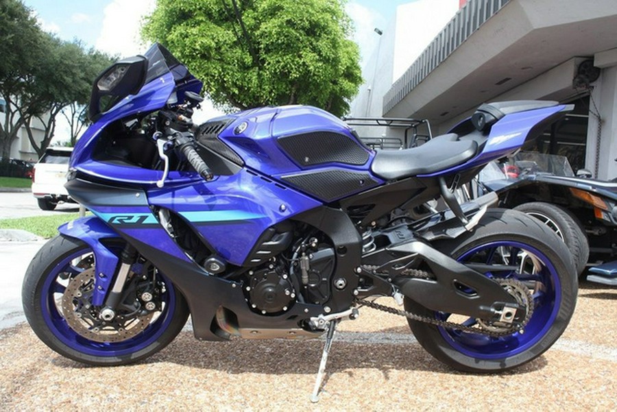 2024 Yamaha YZF-R1