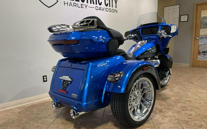 2026 Harley-Davidson® FLHLTSE CVO Street Glide 3 Limited Electric Coast CVO Two-Tone
