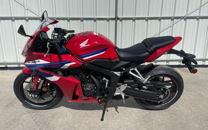 2026 Honda CBR650R E-Clutch