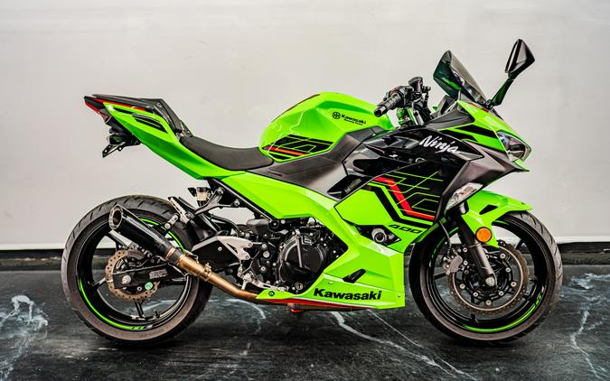 2023 Kawasaki Ninja 400 KRT Edition
