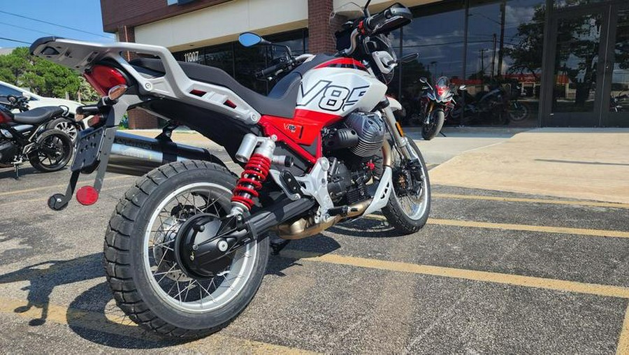 2025 Moto Guzzi V85 TT