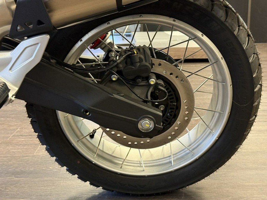 2025 Moto Guzzi V85 TT