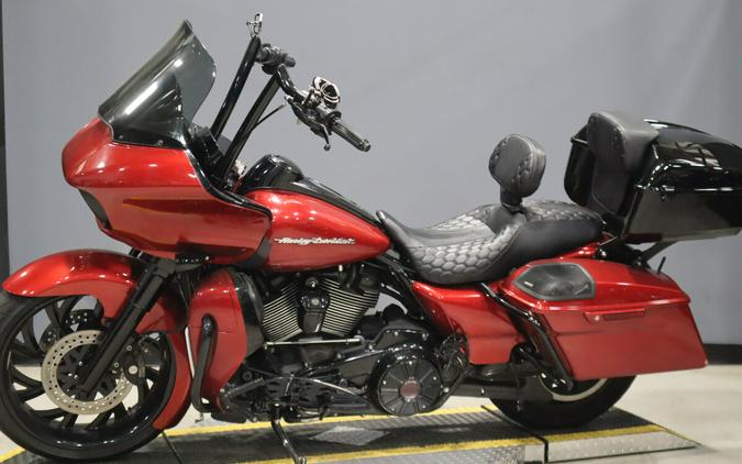 2019 Harley-Davidson Road Glide Wicked Red