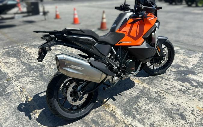 2027 KTM 1390 SUPER ADVENTURE S EVO