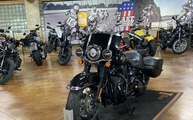 2020 Harley-Davidson FLHCS - Heritage Classic 114