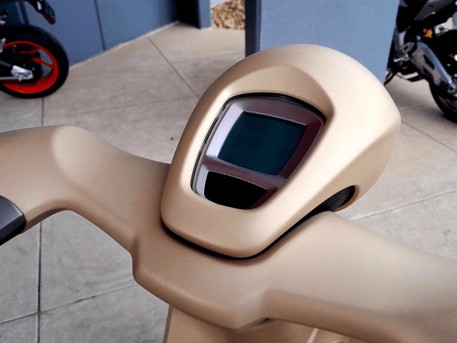 2024 Vespa 946 Dragon