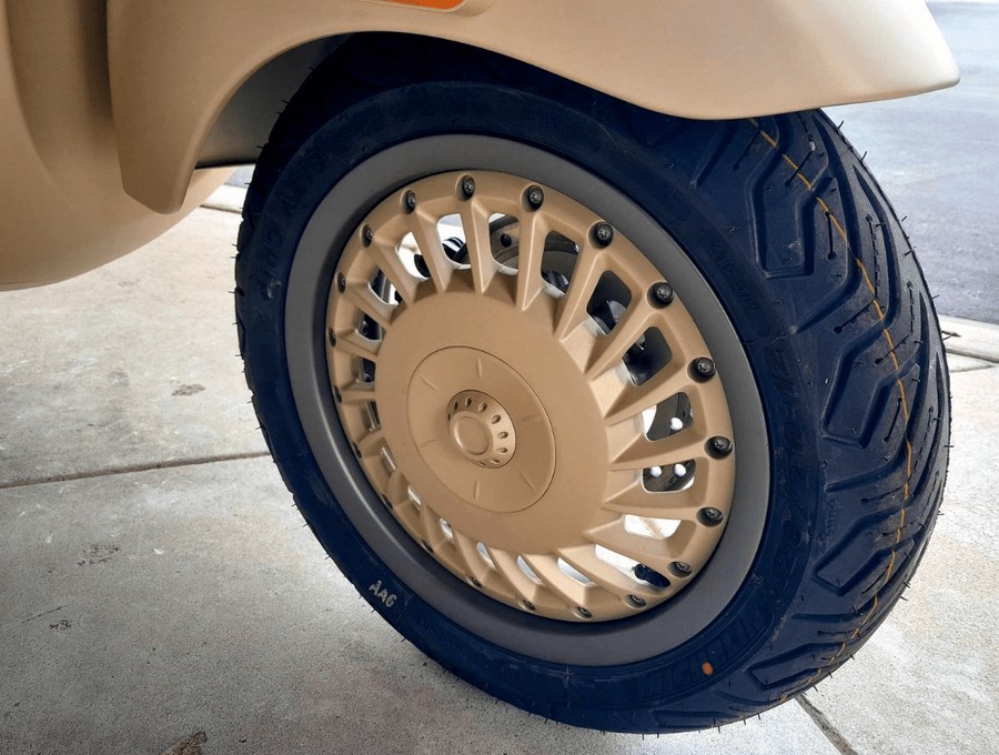 2024 Vespa 946 Dragon