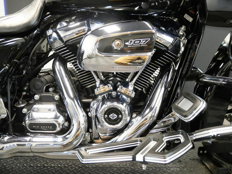 2017 Harley-Davidson® FLTRX - Road Glide®