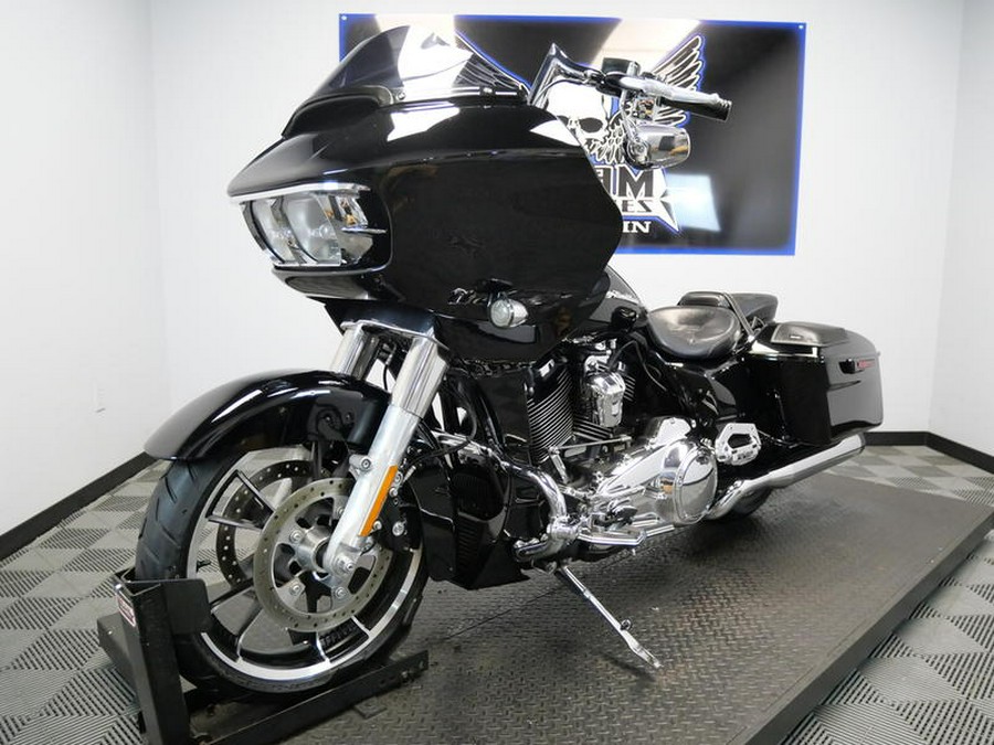 2017 Harley-Davidson® FLTRX - Road Glide®