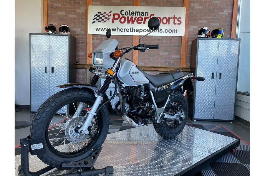 2025 Yamaha TW200