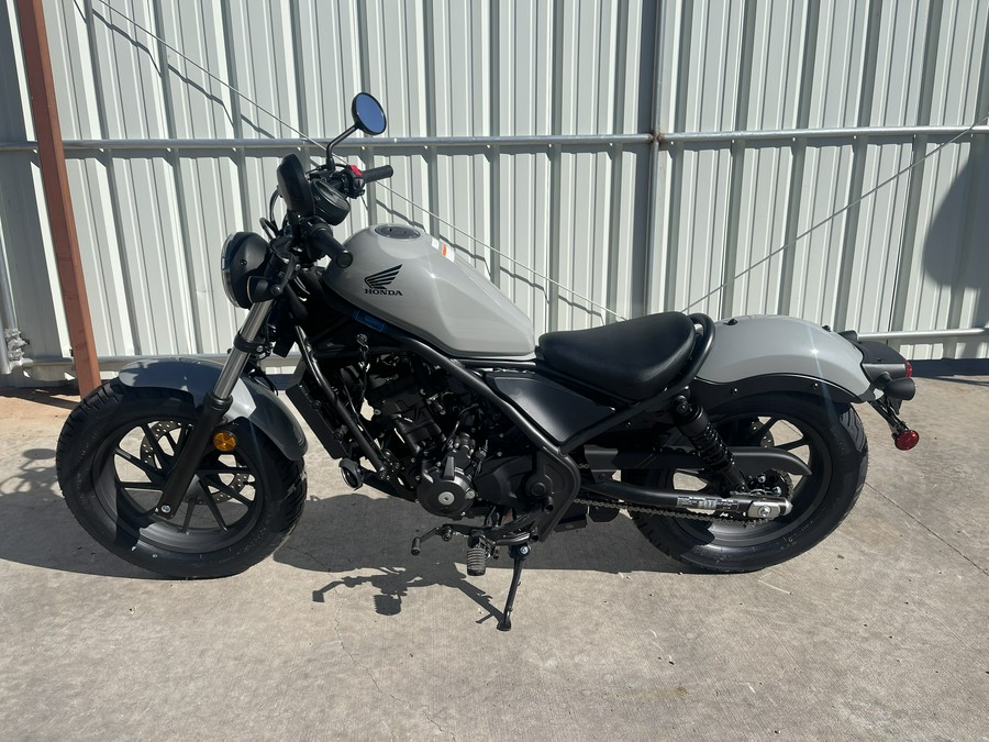 2026 Honda Rebel 300 E-Clutch