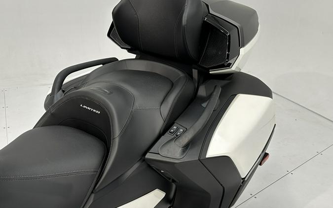 2026 Can-AM RT Limited (SE6)