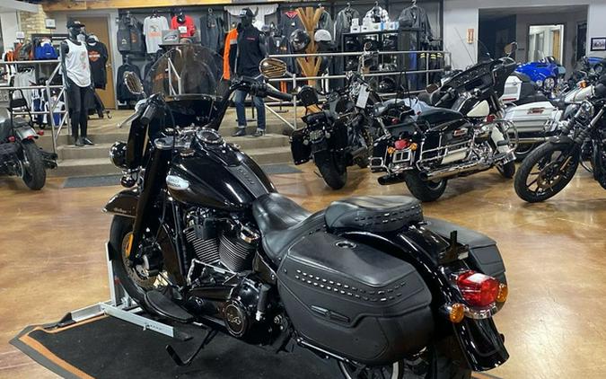 2021 Harley-Davidson FLHCS - Heritage Classic 114