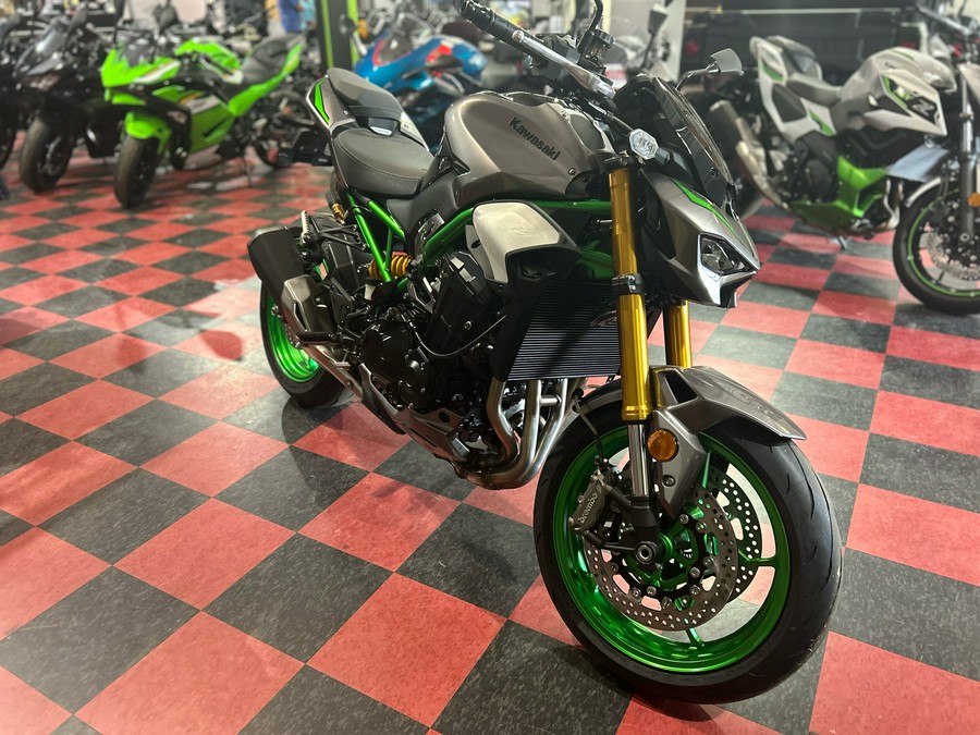 2025 Kawasaki Z900 SE ABS