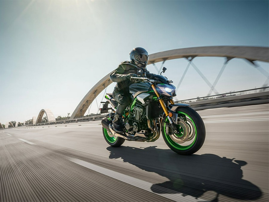2025 Kawasaki Z900 SE ABS