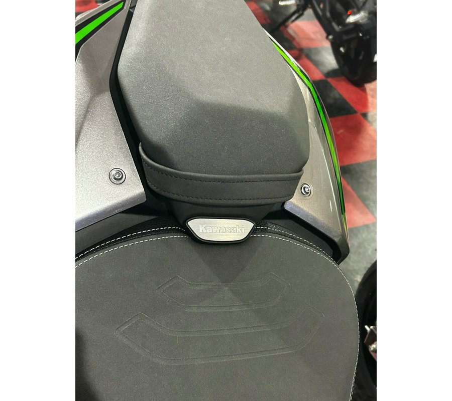2025 Kawasaki Z900 SE ABS