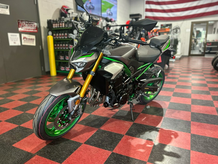 2025 Kawasaki Z900 SE ABS
