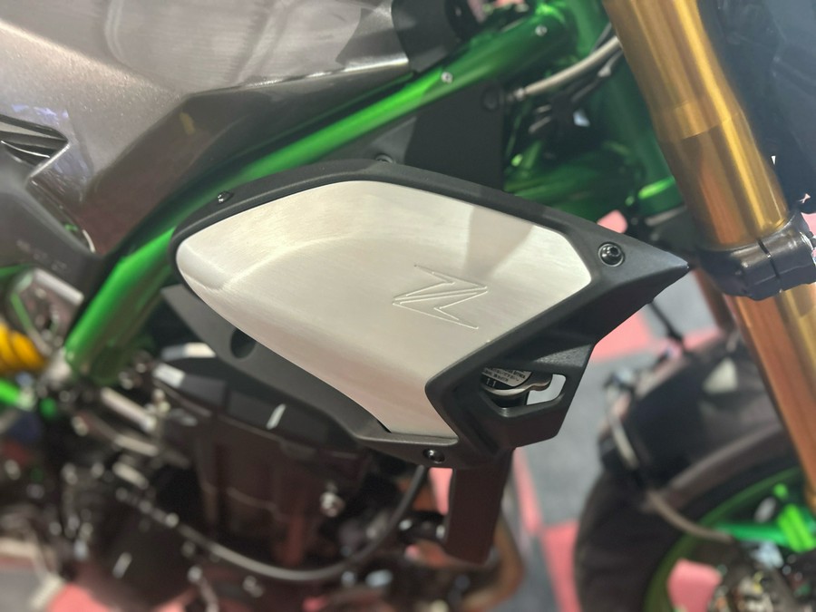 2025 Kawasaki Z900 SE ABS