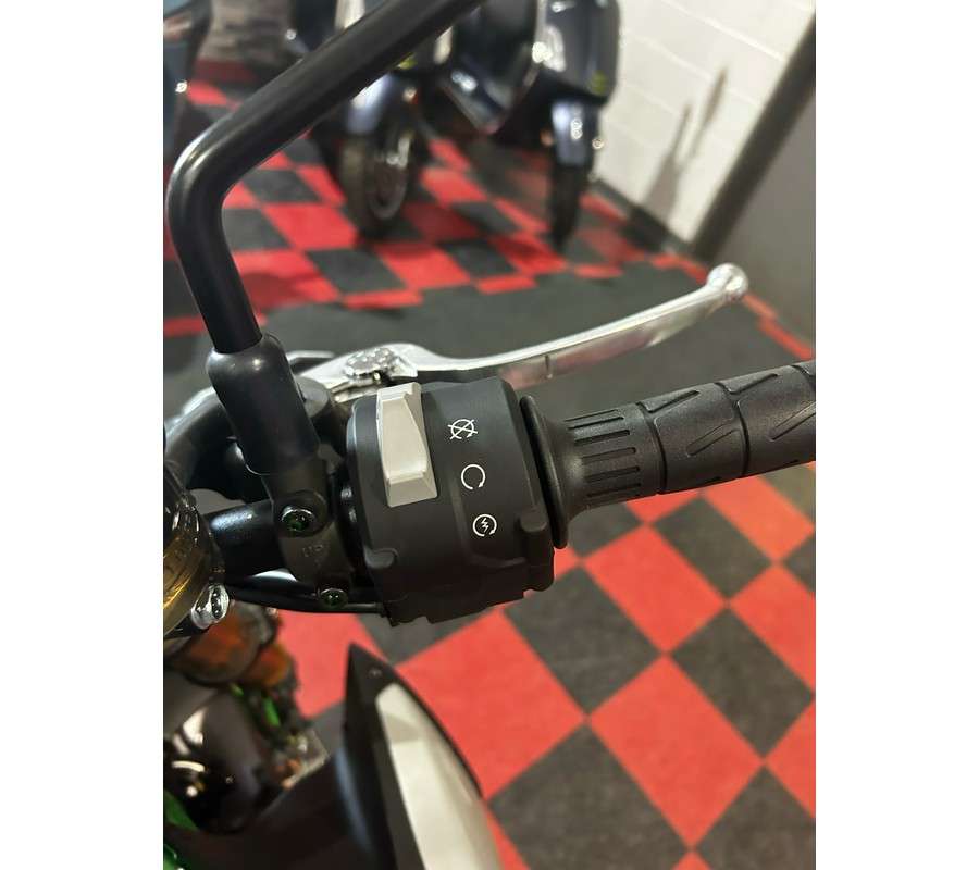 2025 Kawasaki Z900 SE ABS