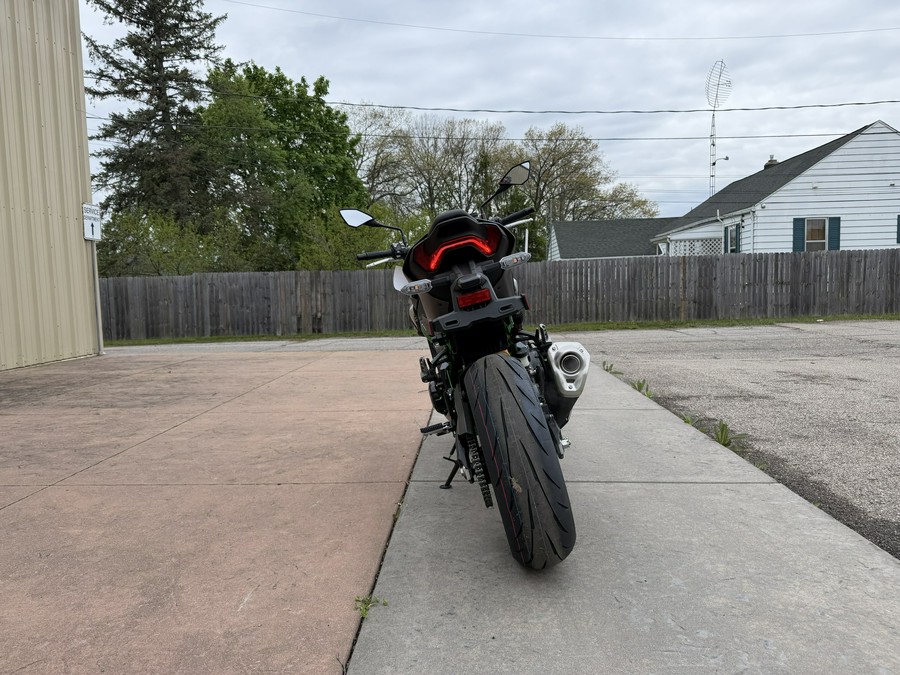 2026 Kawasaki Z900 SE ABS