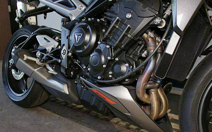 2024 Triumph Street Triple 765 RS Silver Ice