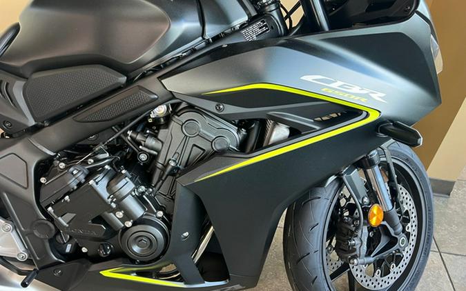 2026 Honda CBR650R E-Clutch