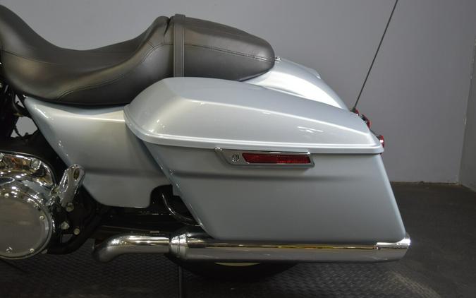 2023 Harley-Davidson Street Glide Atlas Silver Metallic