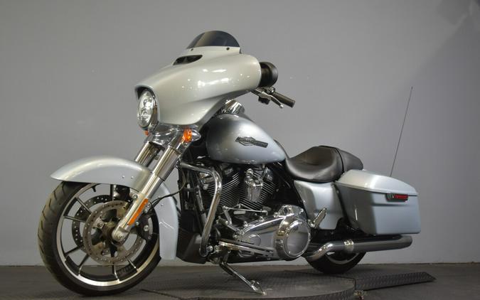 2023 Harley-Davidson Street Glide Atlas Silver Metallic