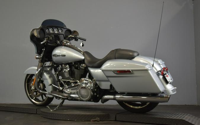2023 Harley-Davidson Street Glide Atlas Silver Metallic