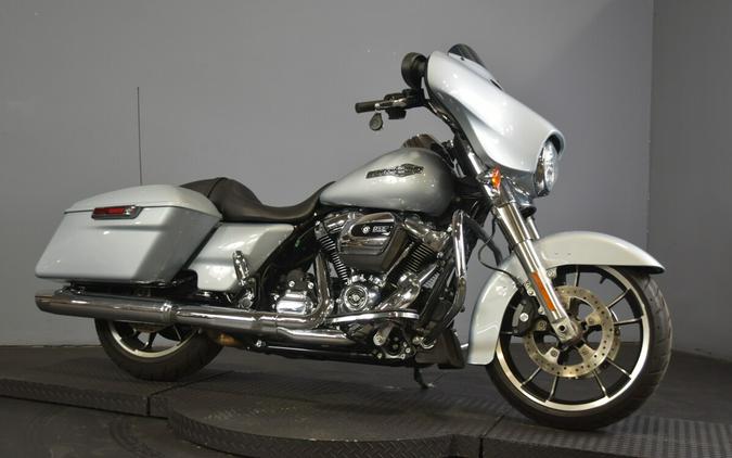 2023 Harley-Davidson Street Glide Atlas Silver Metallic