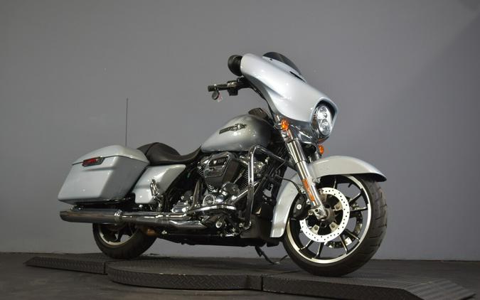 2023 Harley-Davidson Street Glide Atlas Silver Metallic