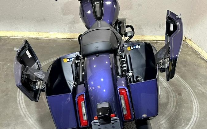 Harley-Davidson® Street Glide® 2026 Purple Abyss Black Trim
