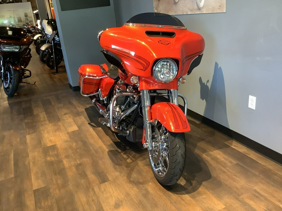 Harley-Davidson Street Glide Special 2017 FLHXS U774-17 Custom Colour Laguna