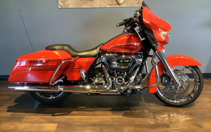 Harley-Davidson Street Glide Special 2017 FLHXS U774-17 Custom Colour Laguna