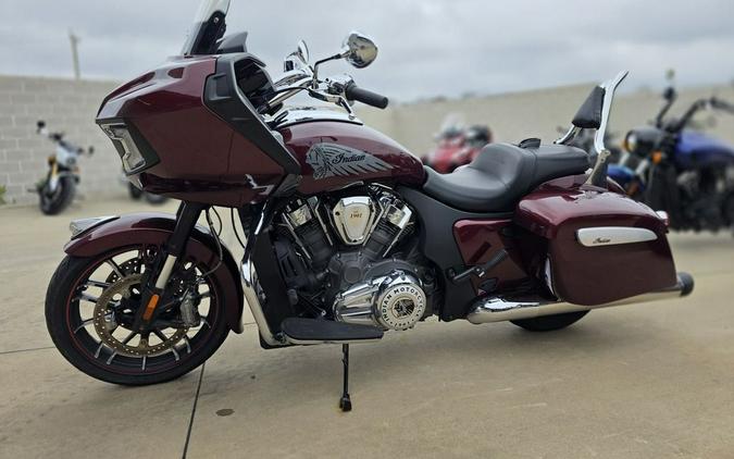 2023 Indian Motorcycle® Challenger® Limited Maroon Metallic