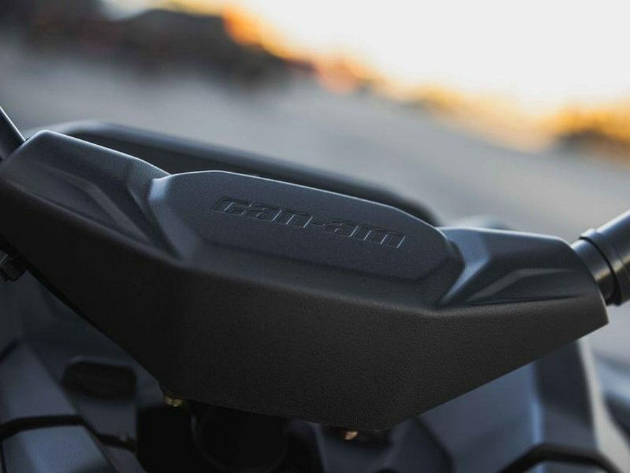 2026 Can-Am® Outlander DPS 700 Wildland Camo