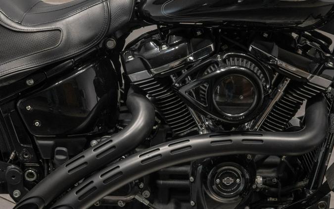 2021 HARLEY-DAVIDSON FLHCS HERITAGE CLASSIC 114 in Vivid Black