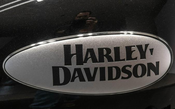 2021 HARLEY-DAVIDSON FLHCS HERITAGE CLASSIC 114 in Vivid Black