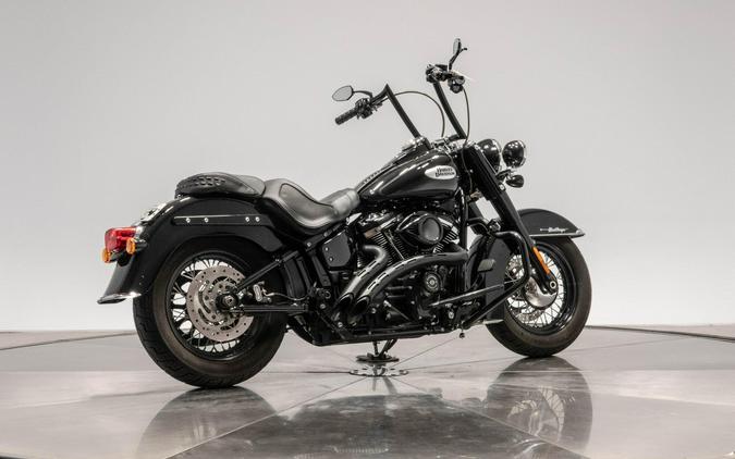 2021 HARLEY-DAVIDSON FLHCS HERITAGE CLASSIC 114 in Vivid Black