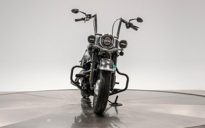 2021 HARLEY-DAVIDSON FLHCS HERITAGE CLASSIC 114 in Vivid Black